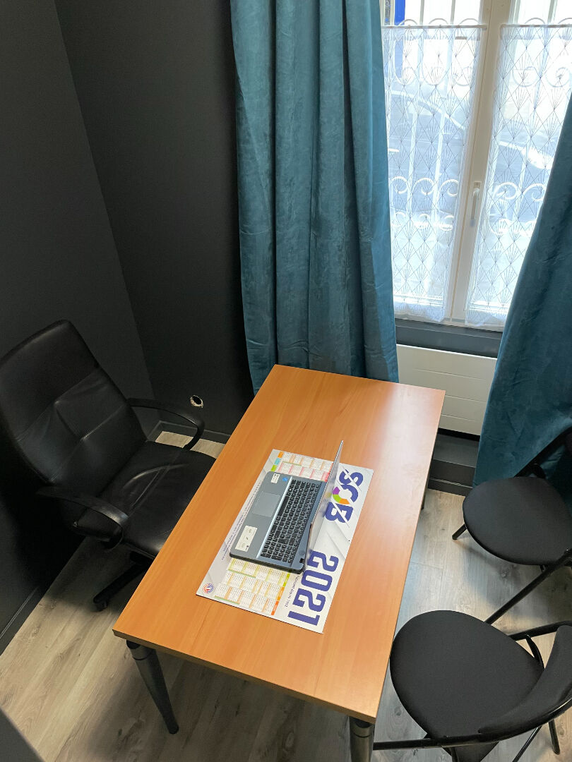 Photo A VENDRE - GARE ST JEAN -Bureau image 2/2