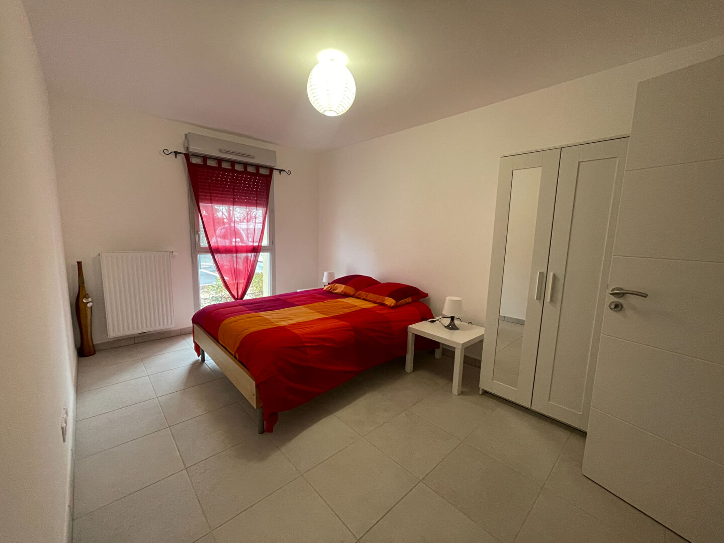 Photo A VENDRE - RESIDENCE SECURISEE ET RECENTE - T2 MEUBLE AVEC TRIPLE PARKING - 42.52m² image 5/6