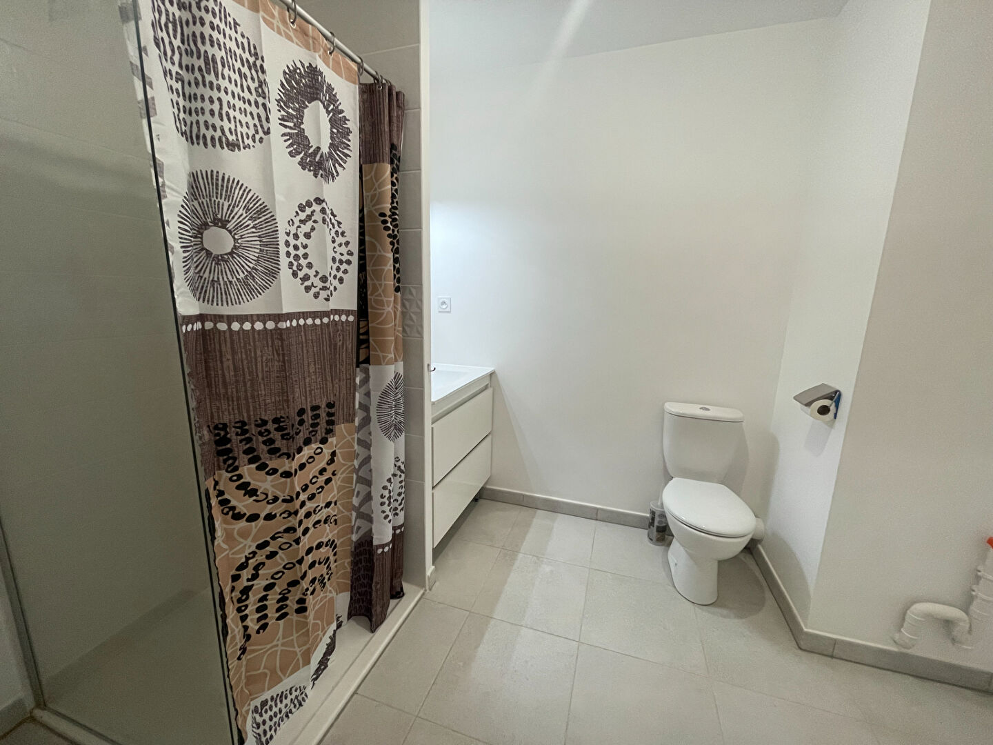 Photo A VENDRE - RESIDENCE SECURISEE ET RECENTE - T2 MEUBLE AVEC TRIPLE PARKING - 42.52m² image 6/6