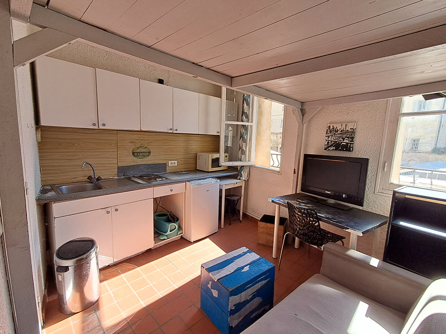 A vendre AIX EN PROVENCE Studio 12,3 m² plus mezzanine, proximité  forum des cardeurs CENTRE HISTORIQUE