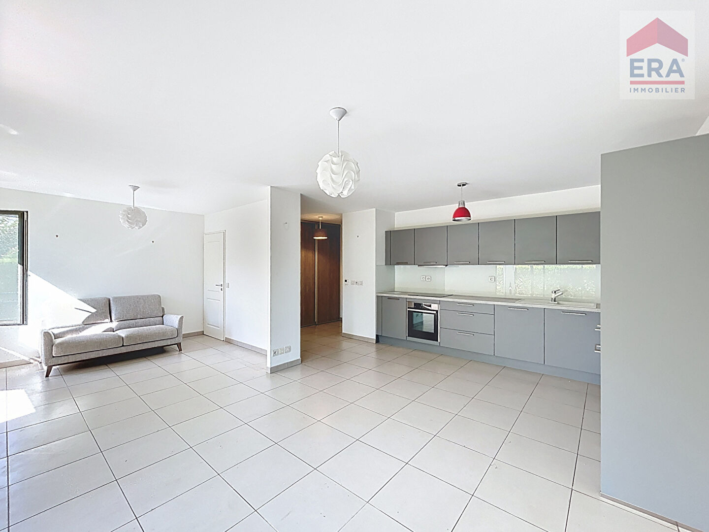 Photo A VENDRE dans résidence fermée un appartement 3/4 pièces avec terrasse et parking centre ville à pied image 4/6