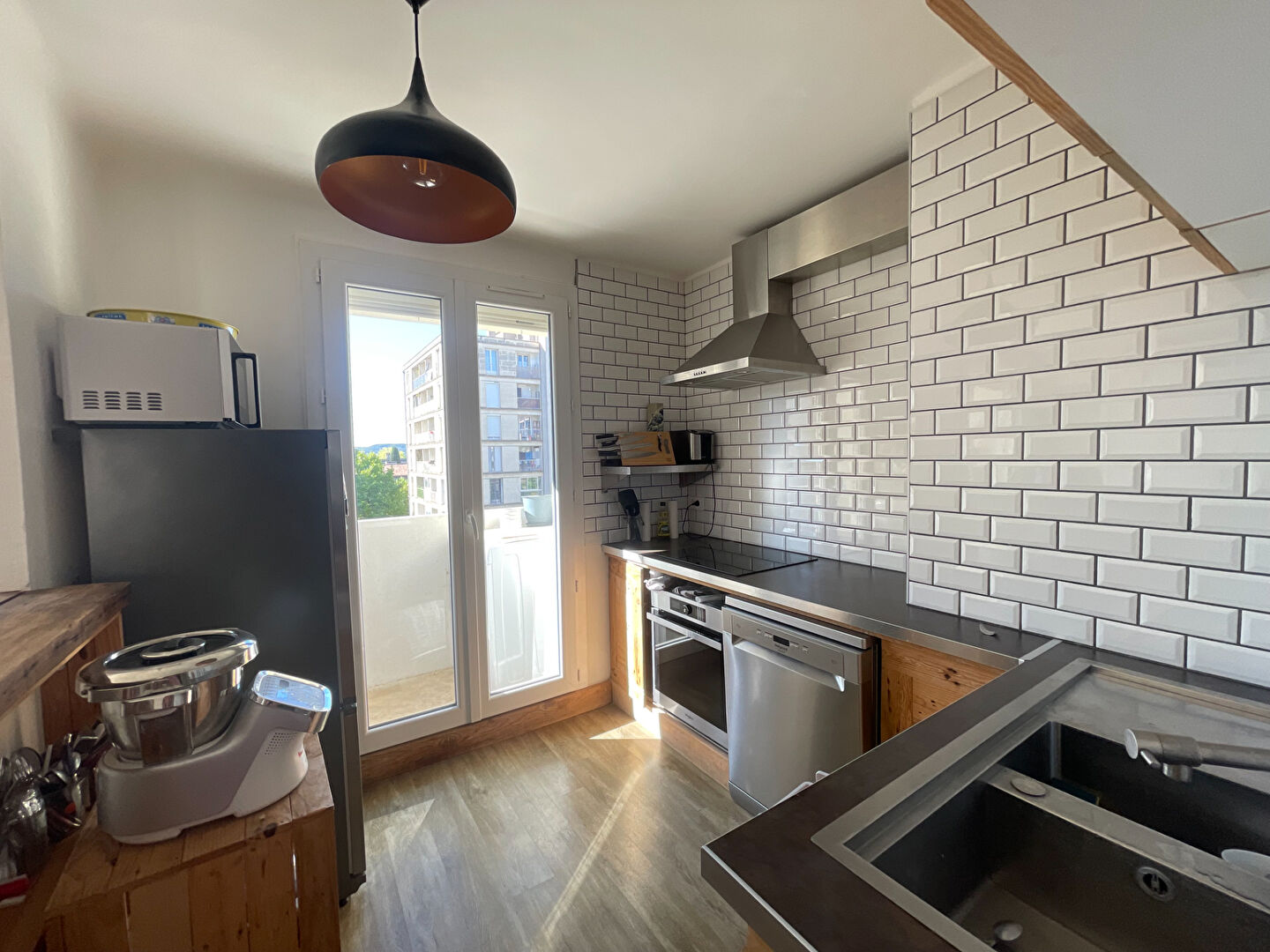 Photo A LOUER - APPARTEMENT MEUBLE DE TYPE 3 - BALCON - TRAVERSANT image 2/6