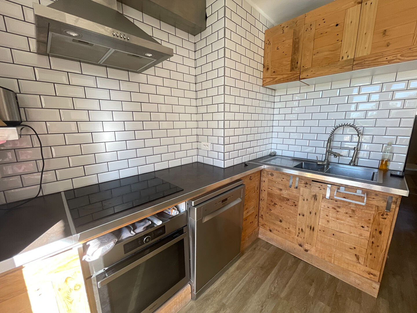 Photo A LOUER - APPARTEMENT MEUBLE DE TYPE 3 - BALCON - TRAVERSANT image 5/6