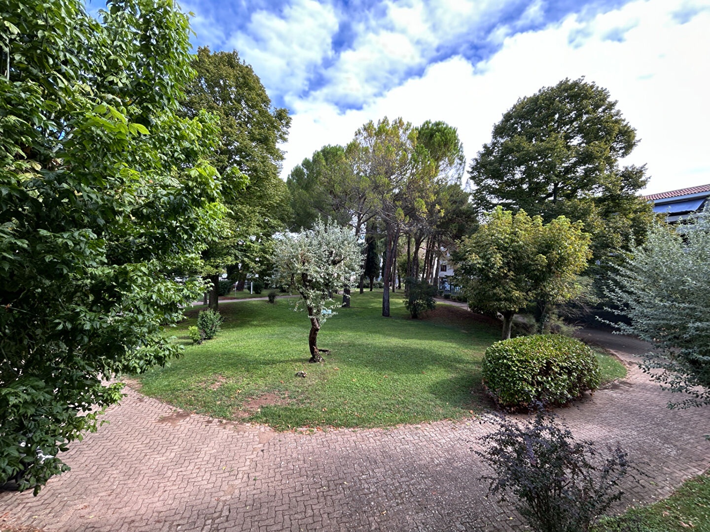 EXCLUSIVITE T2  27,89m² AIX SUD balcon vendu loué