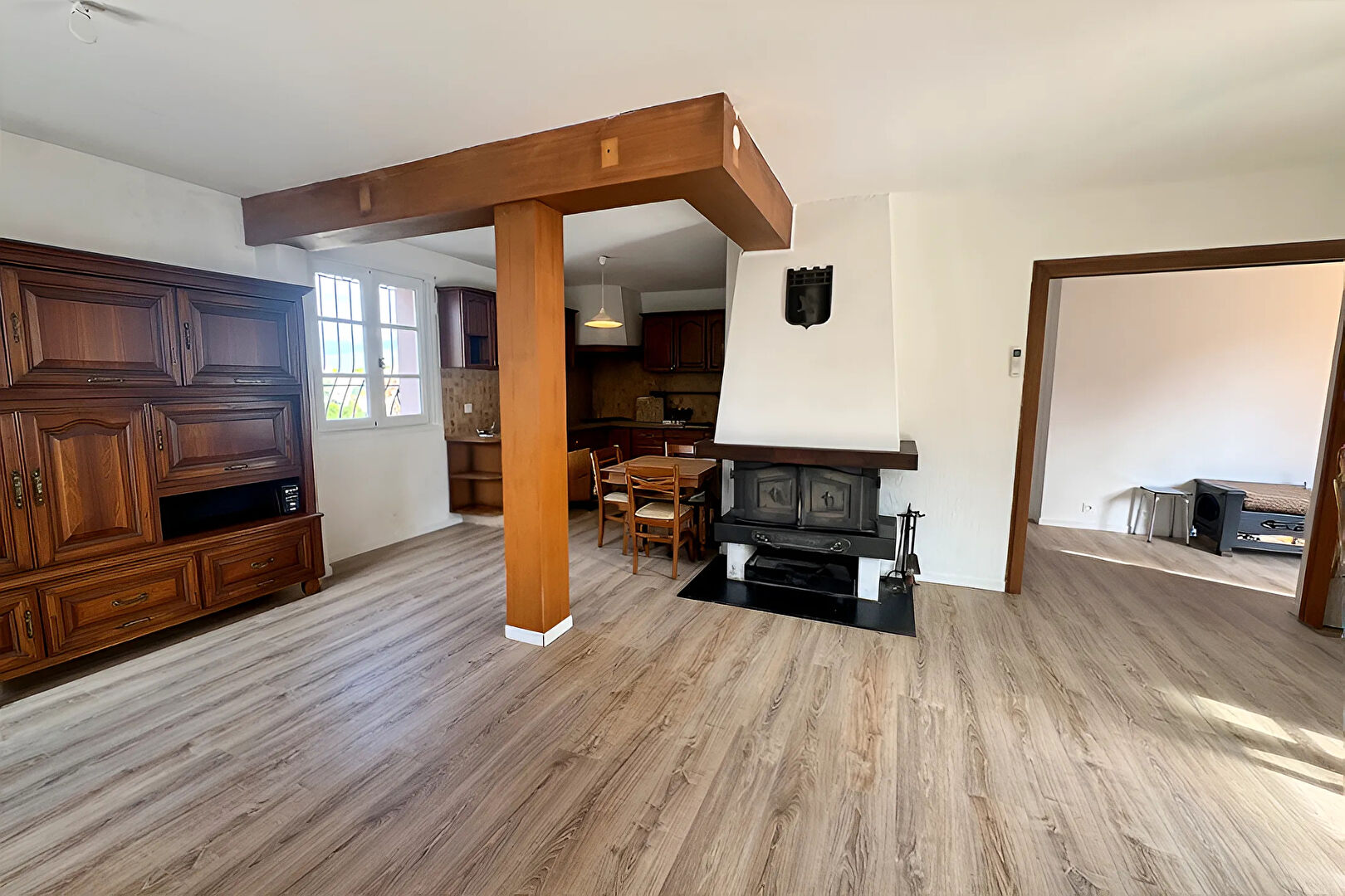 A LOUER - LES MEES - BEAU T3 MEUBLE / NON MEUBLE - TERRASSE - JARDIN