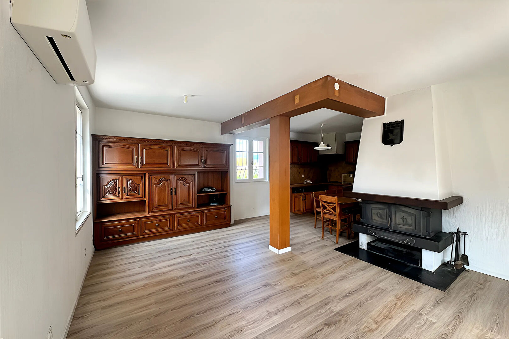 Photo A LOUER - LES MEES - BEAU T3 MEUBLE / NON MEUBLE - TERRASSE - JARDIN image 2/6