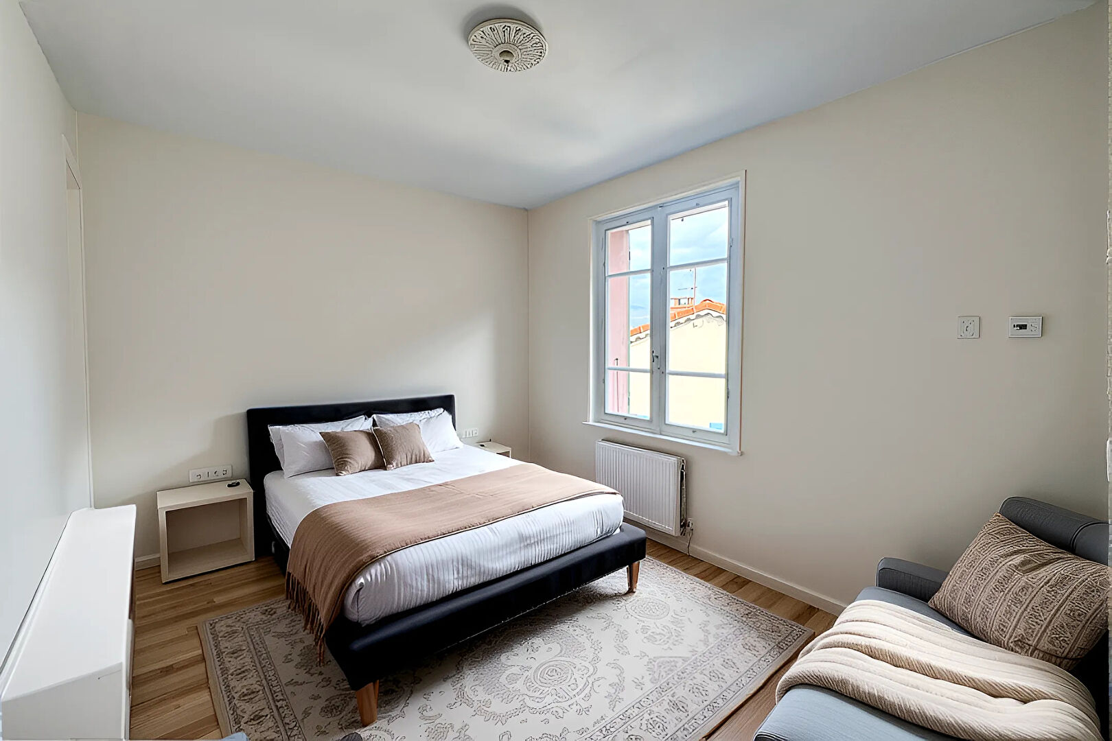 Photo A LOUER - LES MEES - BEAU T3 MEUBLE / NON MEUBLE - TERRASSE - JARDIN image 4/6