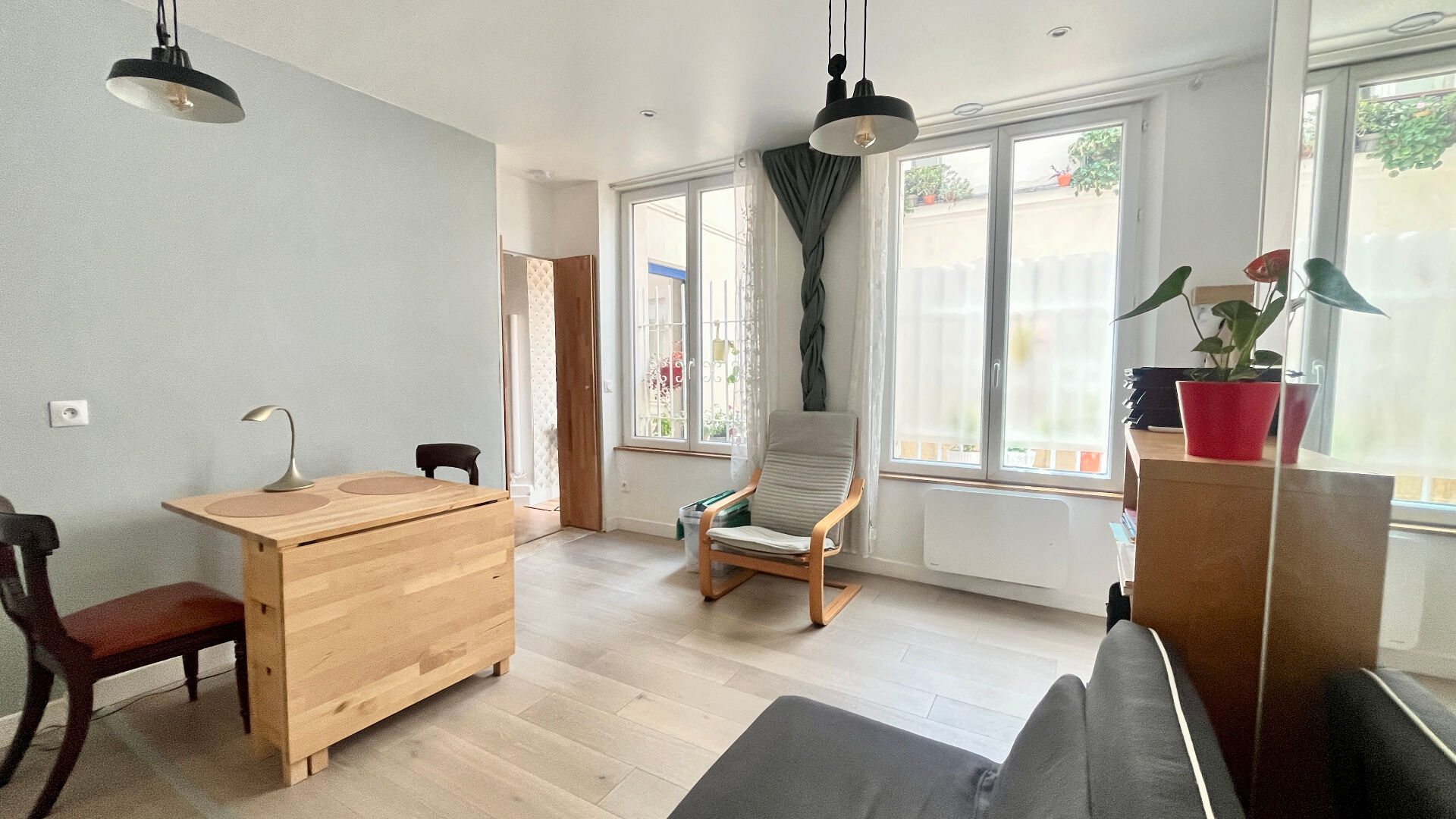 A VENDRE 2P ATYPIQUE 43M2 RUE DE LANCRY CANAL SAINT MARTIN PARIS 10E