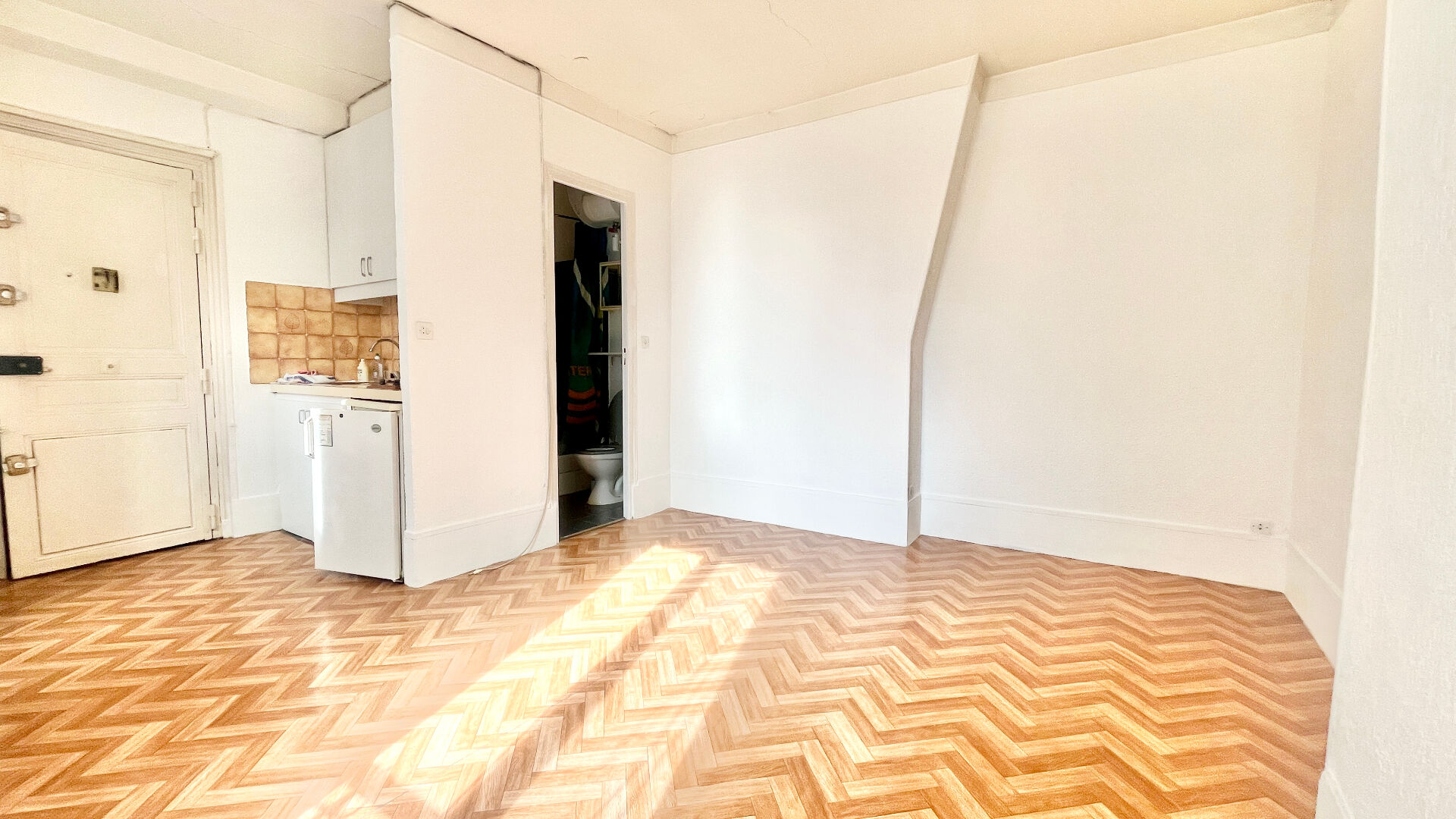 Très beau studio 19m2 Paris 11 Goncourt