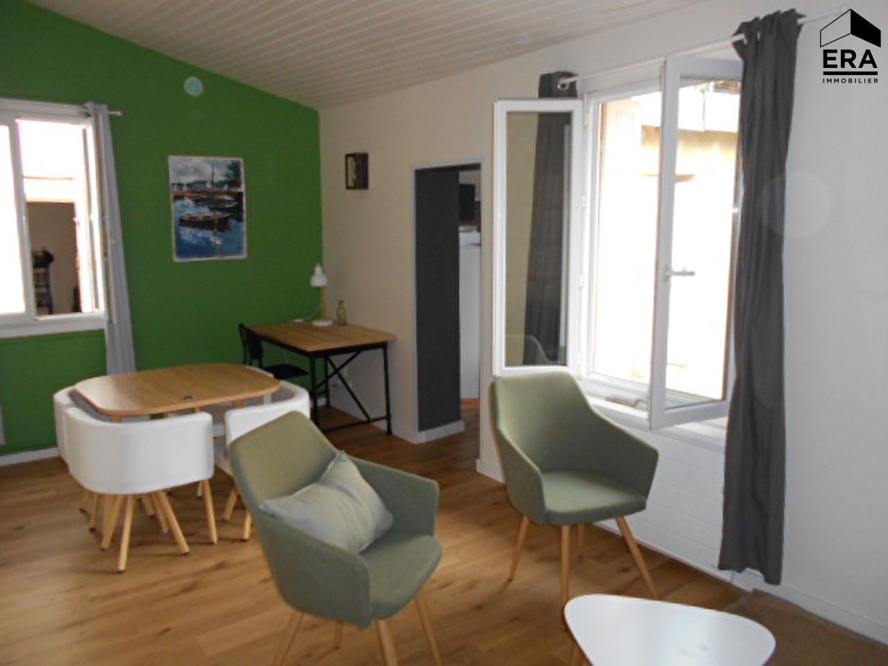 A louer T2 meublé 40m2 immeuble pierre place Tourny