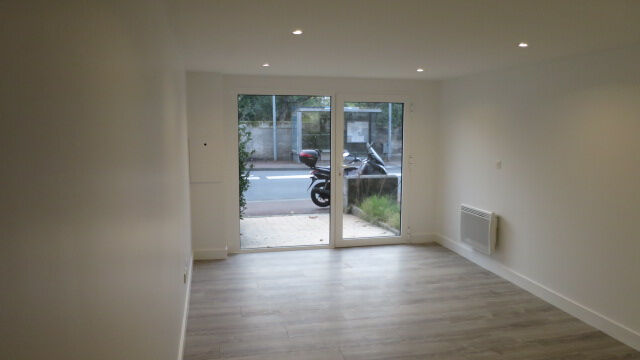Photo A louer local professionnel 18m2 Le Bouscat image 2/3