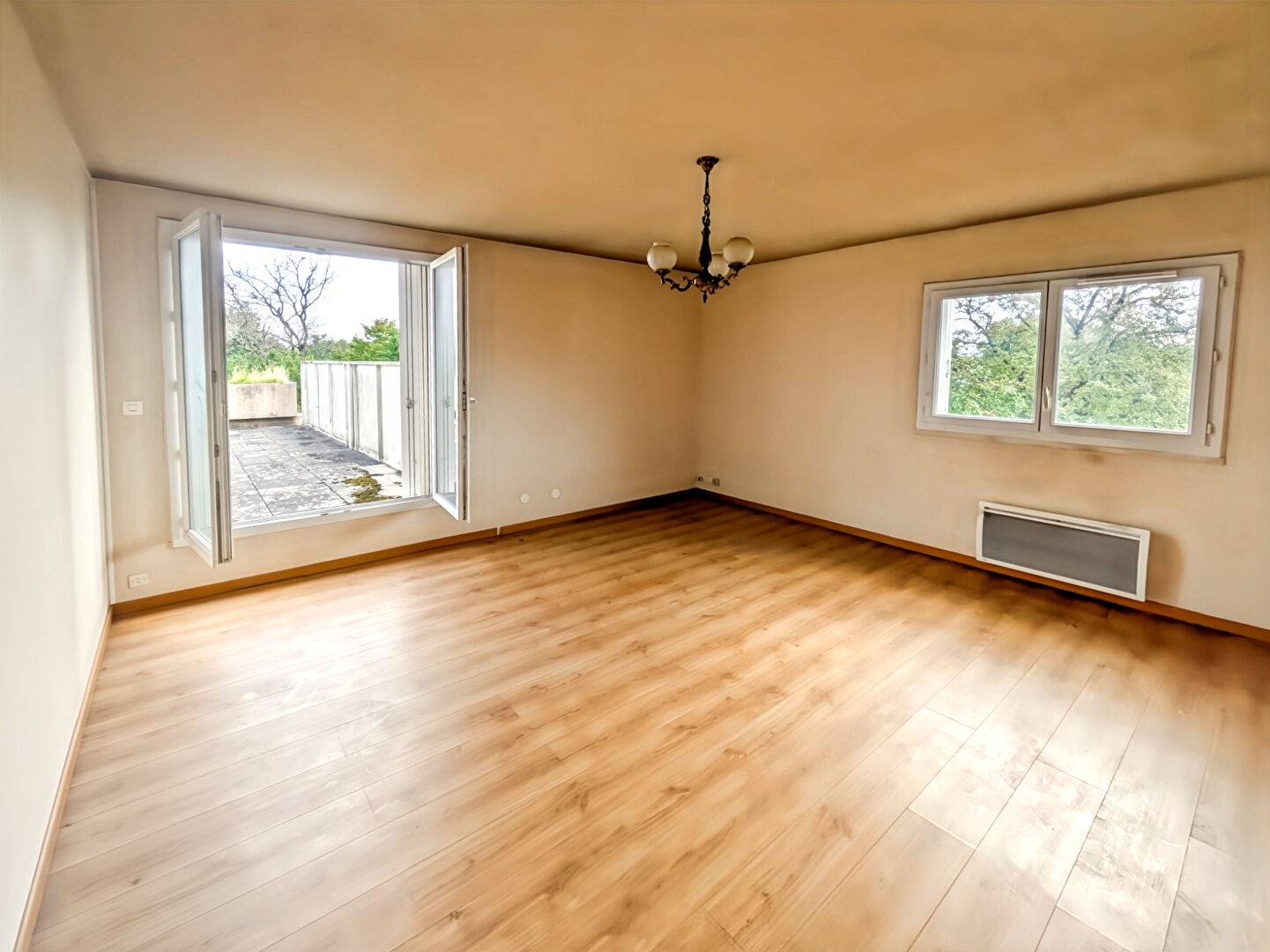 A vendre Haut Floirac  appartement T4 avec grandes terrasses et box de garage