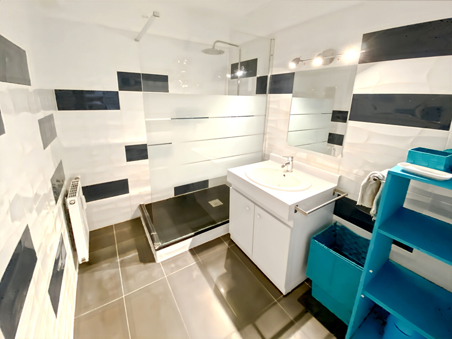 Photo 33000 BORDEAUX Saint Augustin - Appartement 2 pièces de 47.50 m2 avec parking et cave à vendre image 6/6