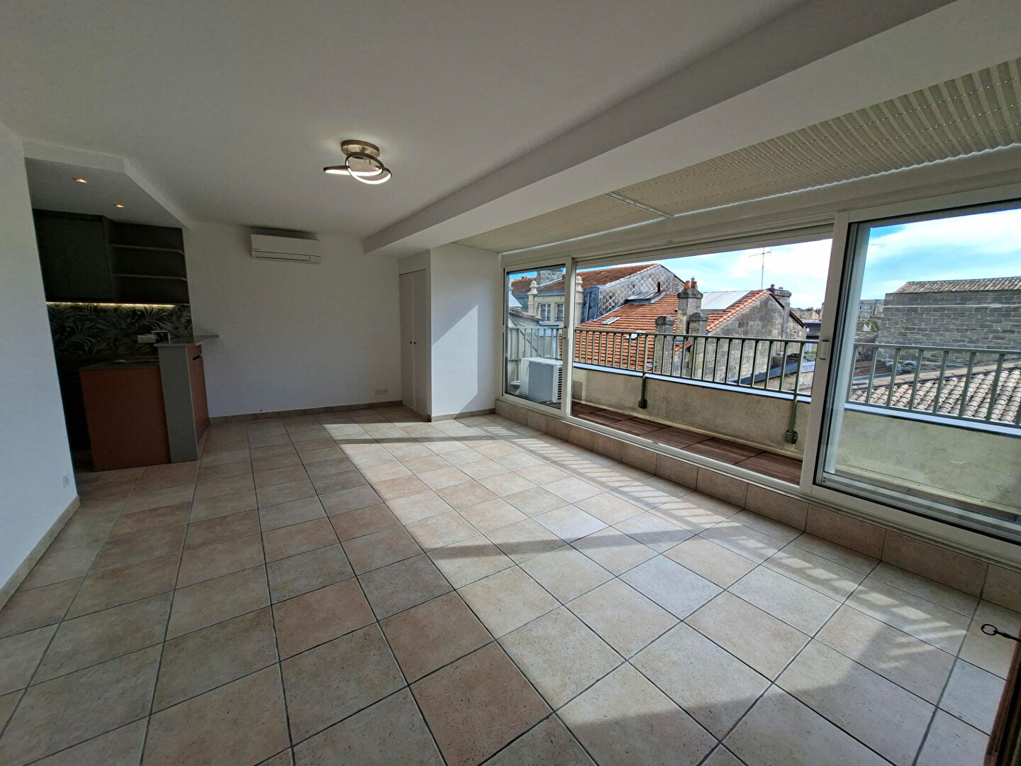 A louer Appartement Bordeaux 2 pièce(s) 57.14 m2