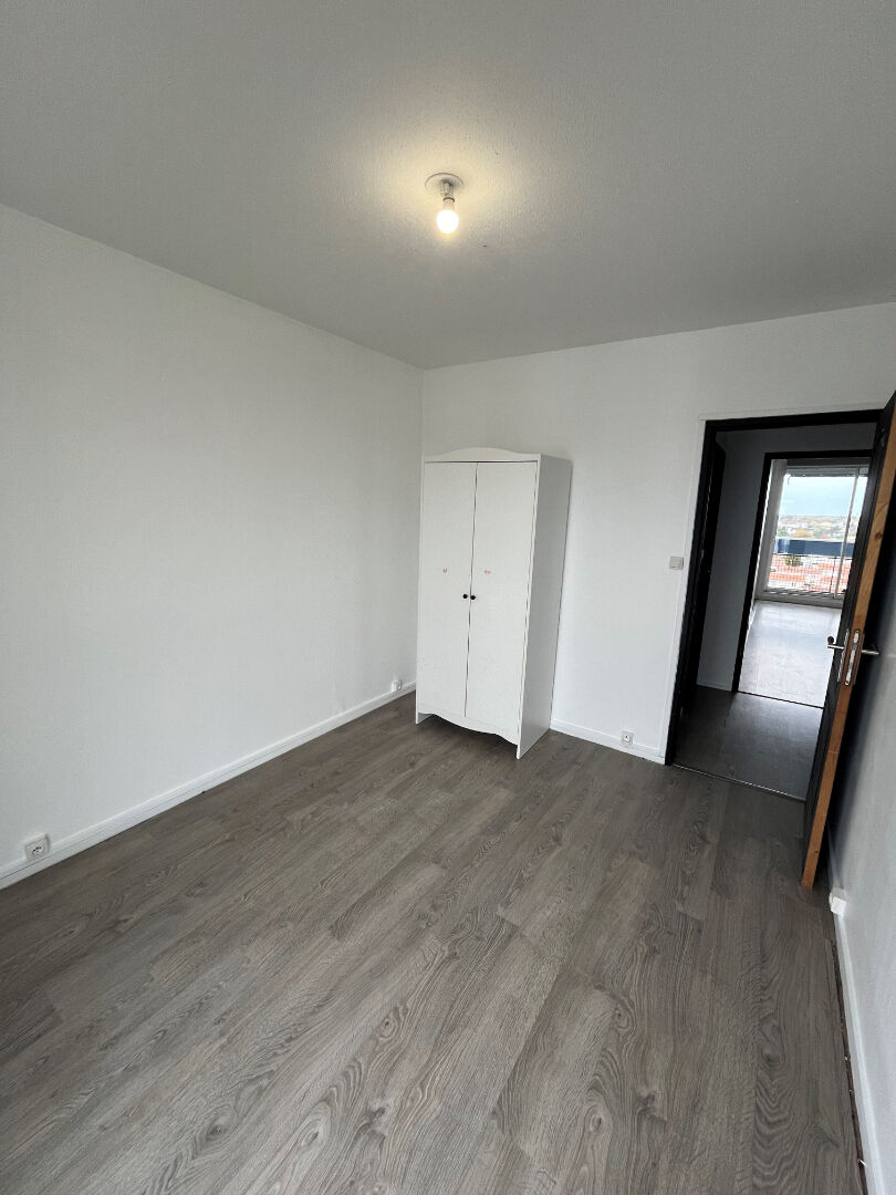 Photo A louer Appartement Merignac 4 pièce(s) 70.48 m2 image 4/6