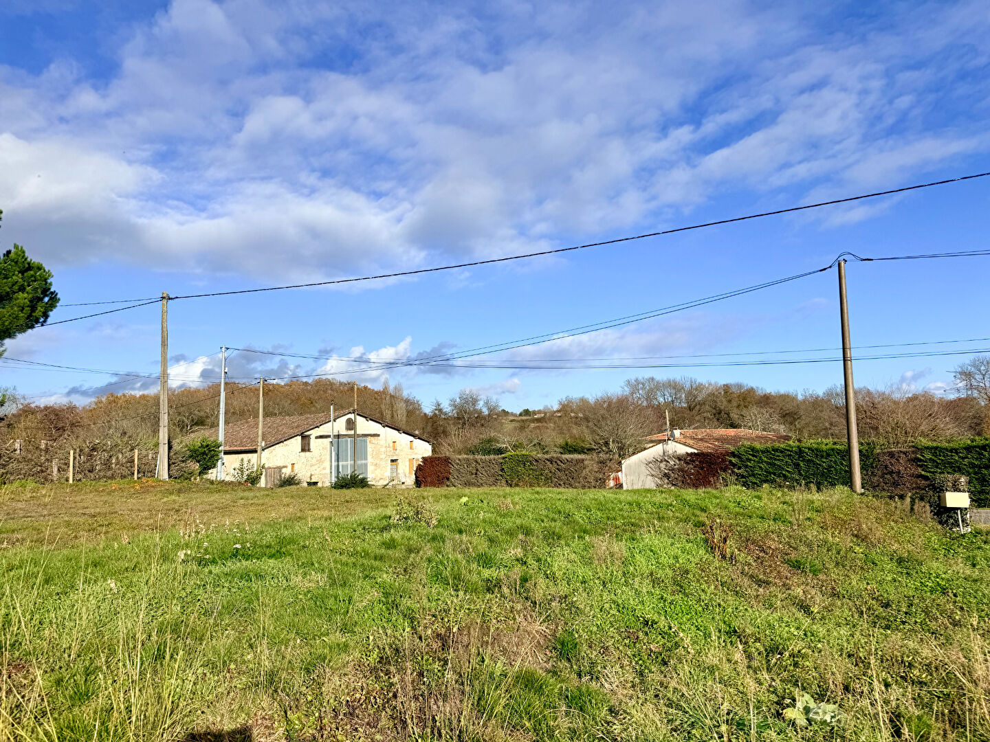 Photo Terrain à batir à Saint Martin du Bois image 1/1