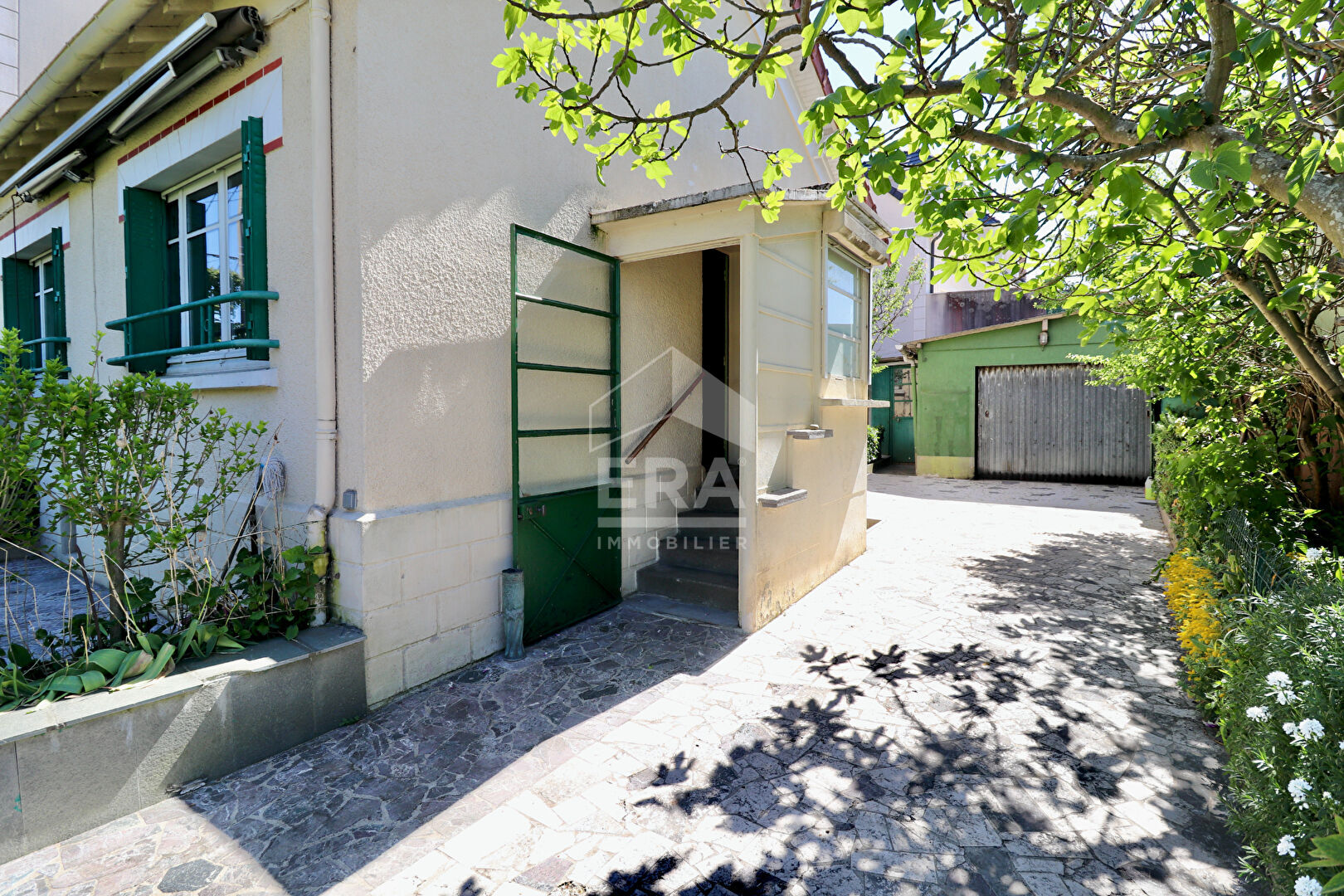 Champs sur Marne - Pavillon 3 pièces à rafraîchir