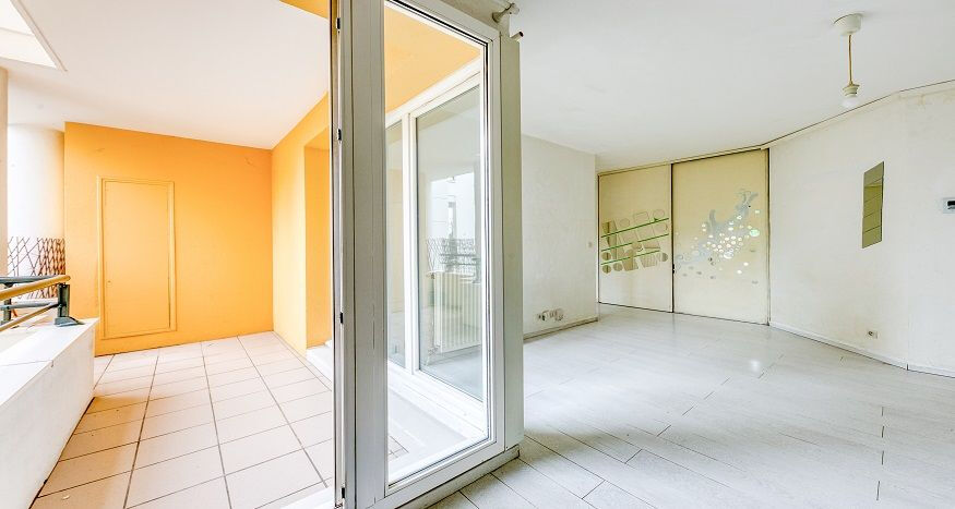 Photo Centre ville de Roissy en Brie : F2 avec balcon et parking privatif en sous-sol. image 3/4