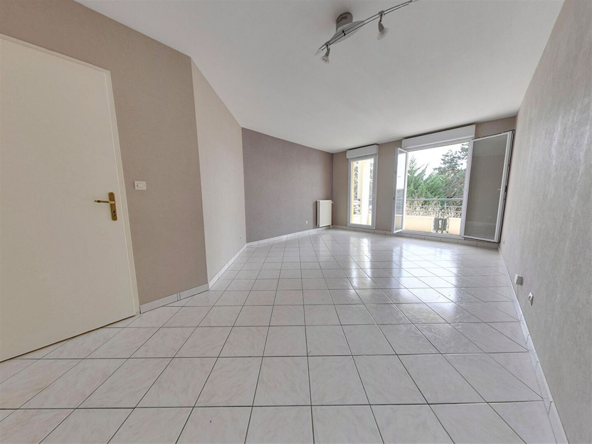 Photo Appartement 2 pièces, 1 chambre, balcon et box en sous-sol ! image 3/6