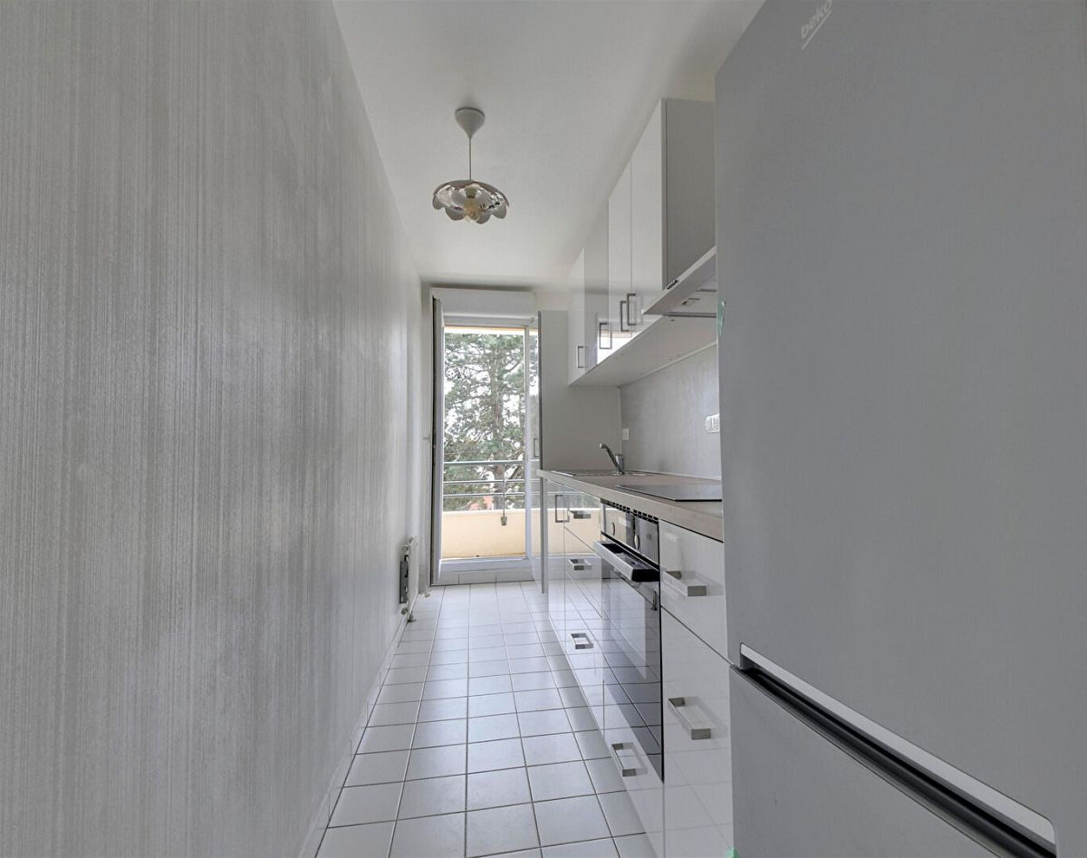 Photo Appartement 2 pièces, 1 chambre, balcon et box en sous-sol ! image 4/6