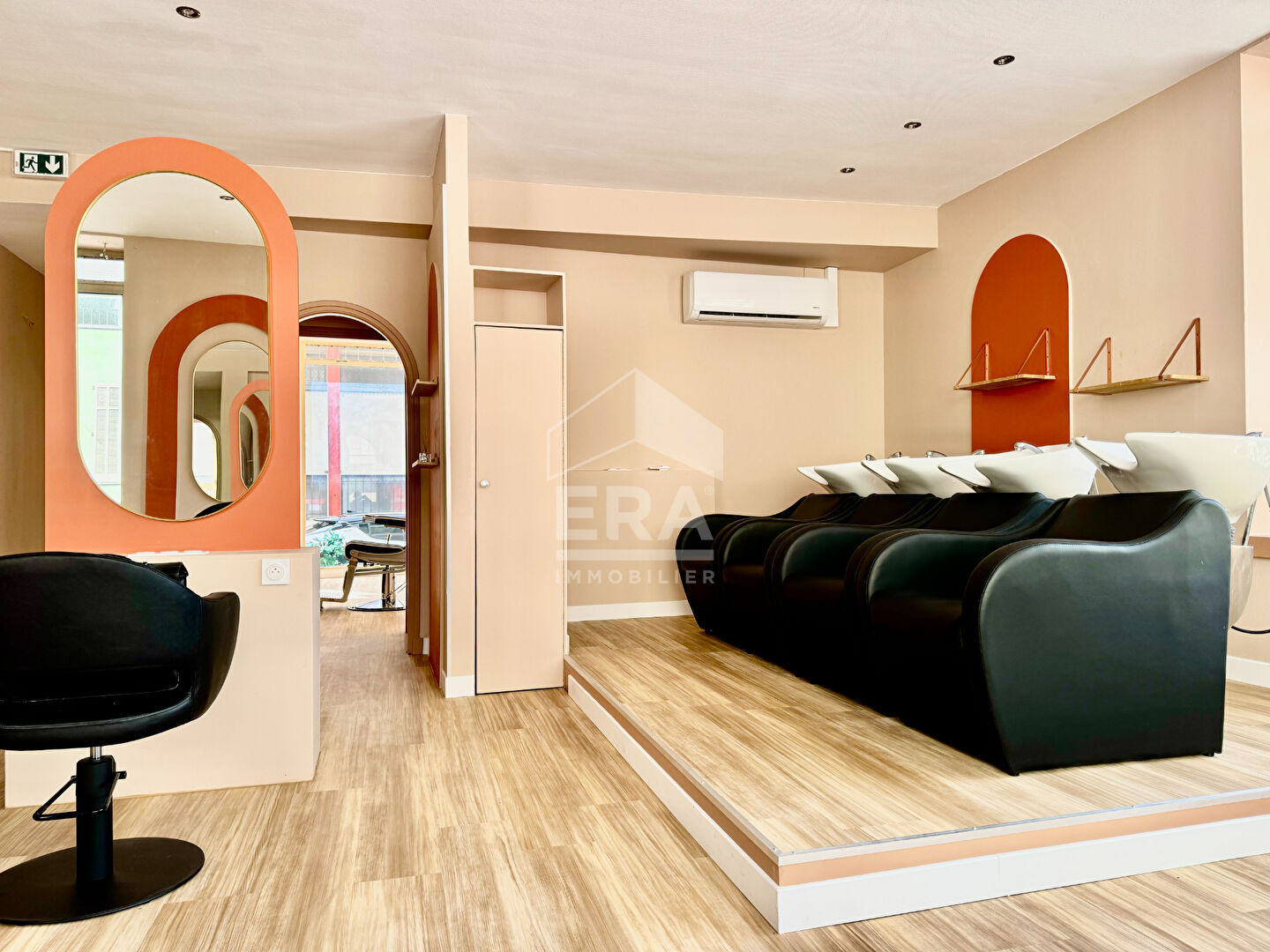 Photo Local commercial Mouans Sartoux 82 m2 image 3/6