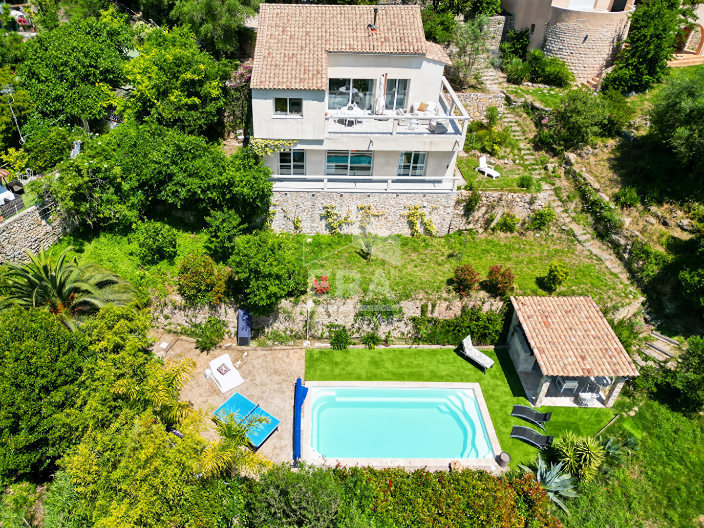Photo VILLA CONTEMPORAINE AU CALME ABSOLU A PIED DU COEUR DE MOUGINS image 3/6