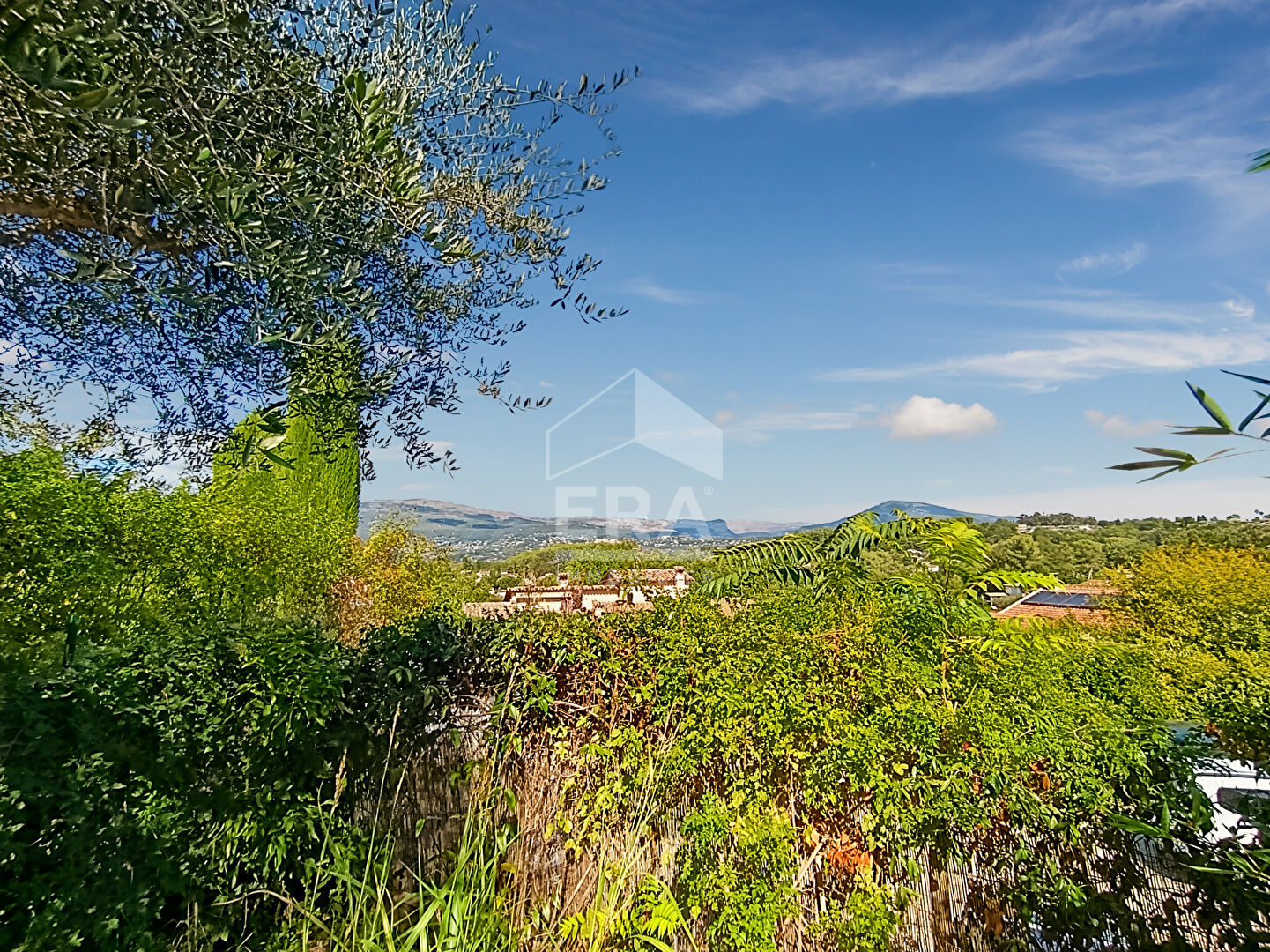 Photo APPARTEMENT DE TYPE 2 PIECES EN REZ DE JARDIN AVEC PISCINE COLLECTIVE image 1/6