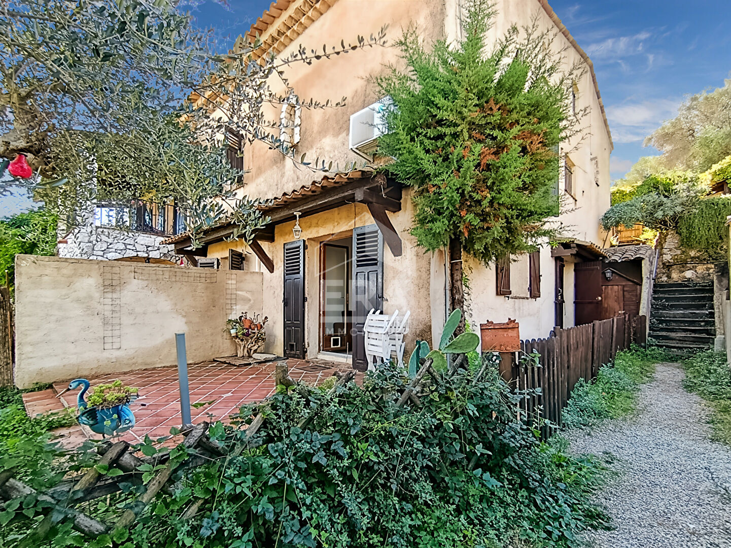 Photo APPARTEMENT DE TYPE 2 PIECES EN REZ DE JARDIN AVEC PISCINE COLLECTIVE image 2/6