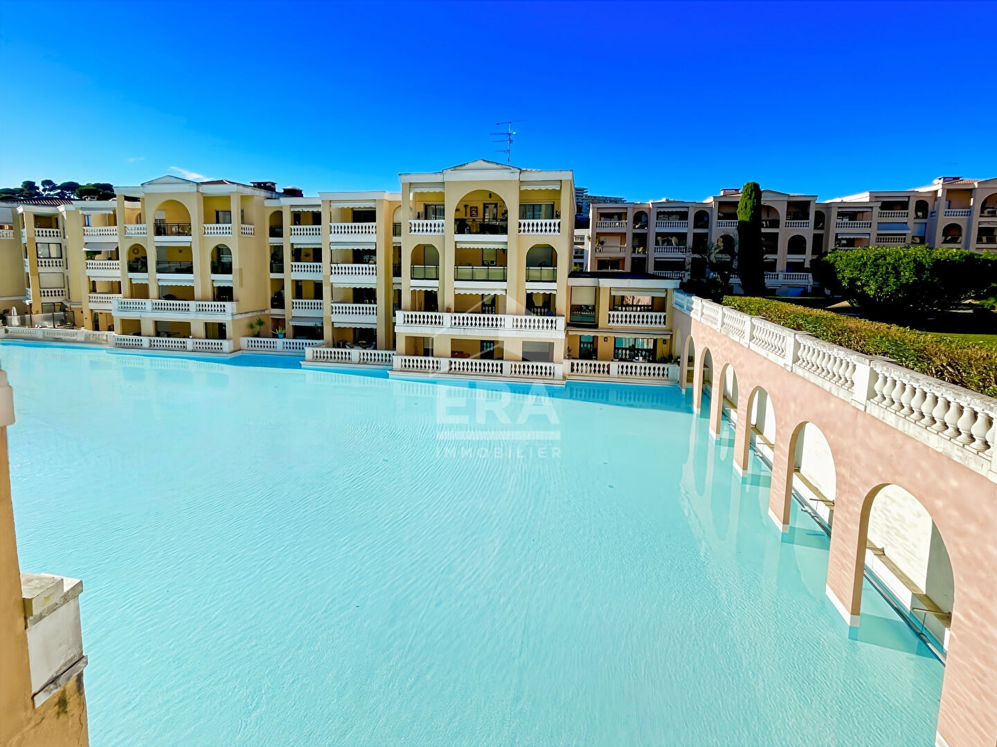 APPARTEMENT DE TYPE 2 P EN REZ DE JARDIN