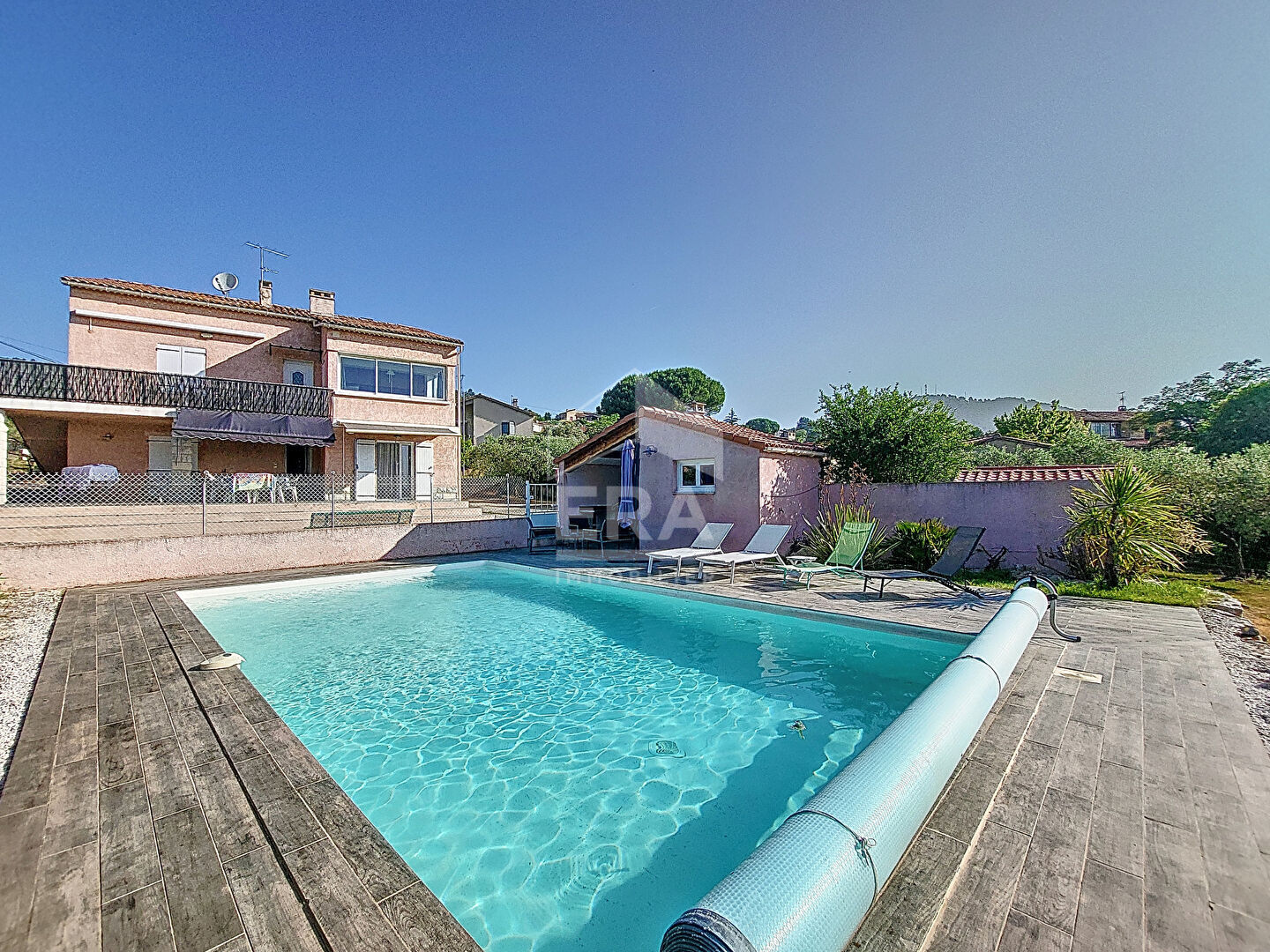 Maison Manosque 7 pièces 205 m2 sur 1715m2 avec piscine au sel sécurisée