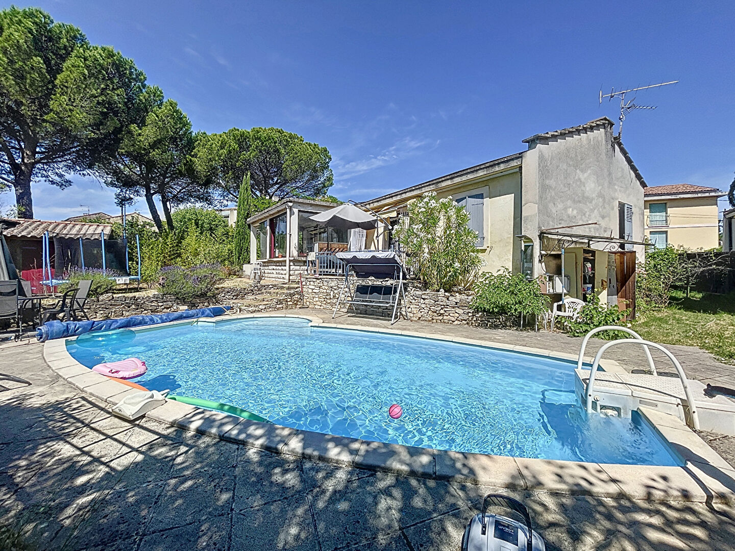 Manosque, Maison 4 pièces, studio indépendant, piscine et dépendances