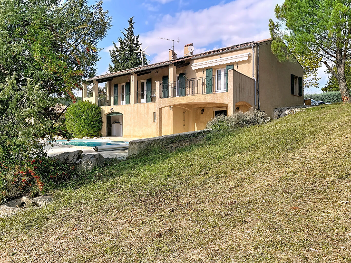 Maison Montagnac Montpezat 219 m², 4 pièces, sous sol, piscine