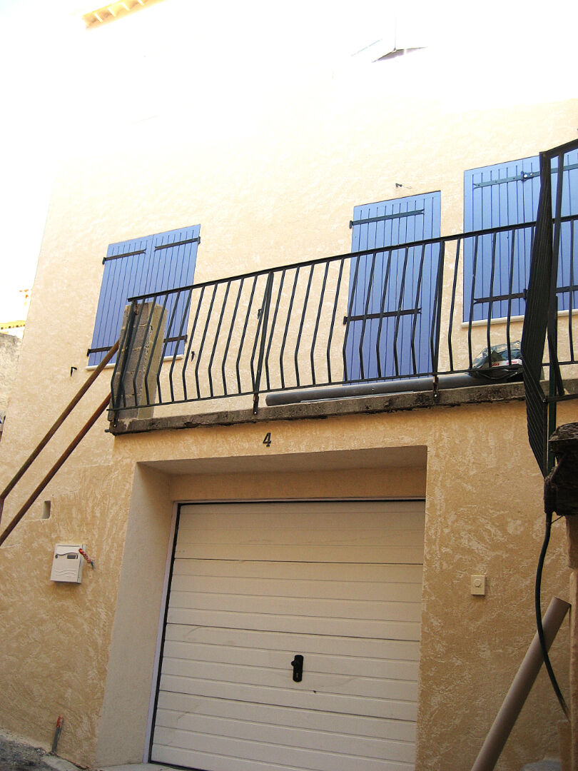 Maison de village avec garage à GREOUX LES BAINS