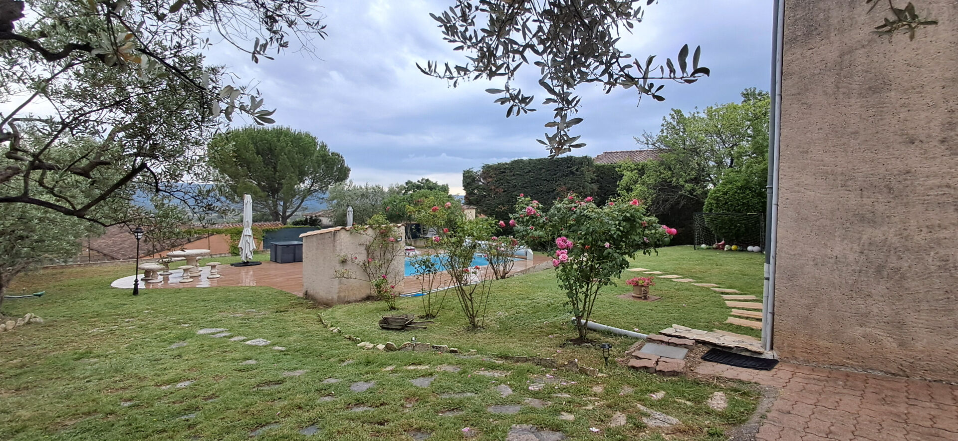 House 5 pièces · 133.00 m² à VILLENEUVE