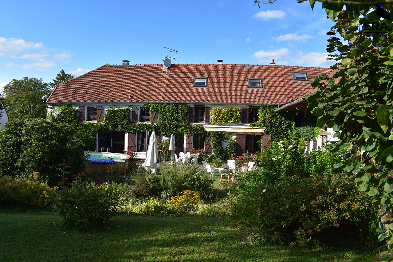 A VENDRE - Propriété de 17 pièce(s) 455 m2 entre Meaux et La Ferté Sous