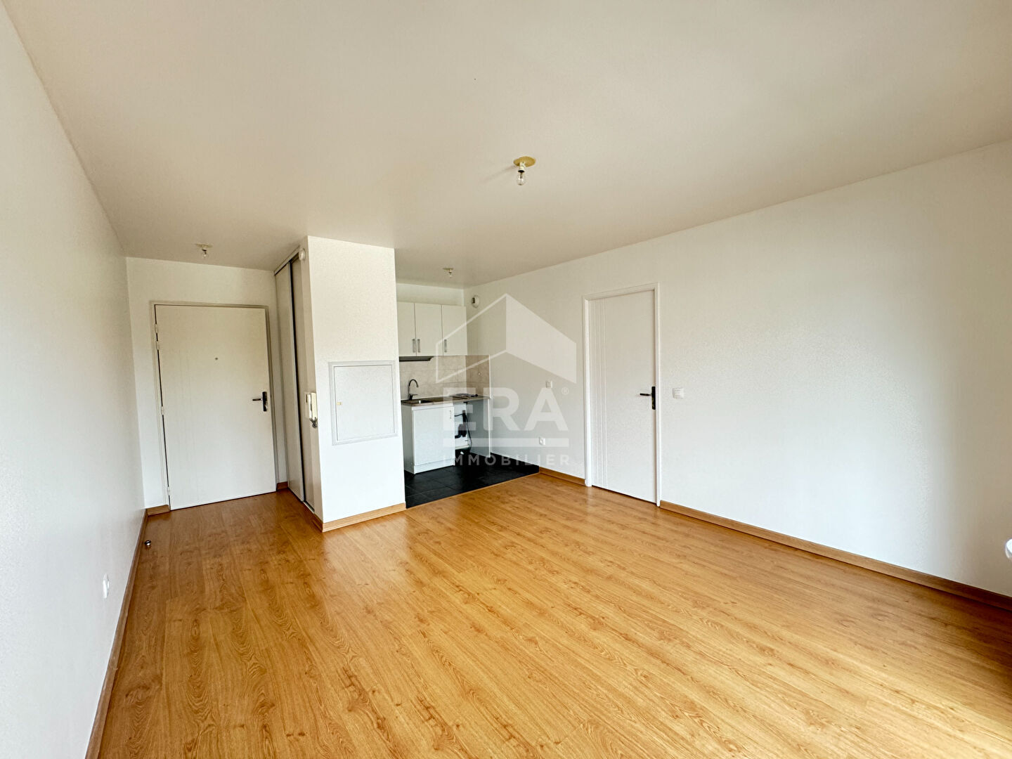 St-jean de la Ruelle - Appartement 2 pièces recent.