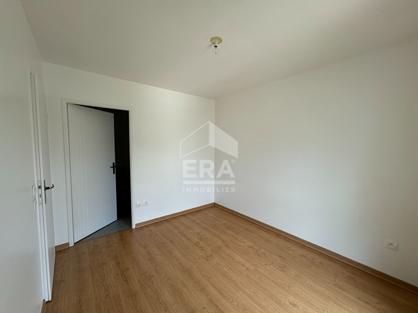 Photo St-jean de la Ruelle - Appartement 2 pièces recent. image 4/6