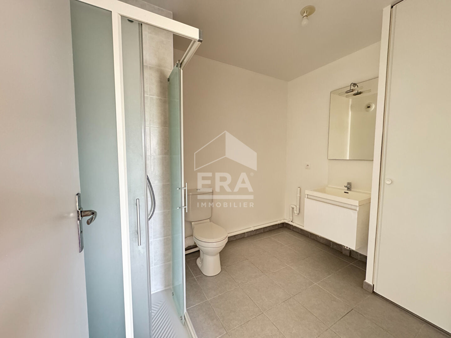 Photo St-jean de la Ruelle - Appartement 2 pièces recent. image 5/6