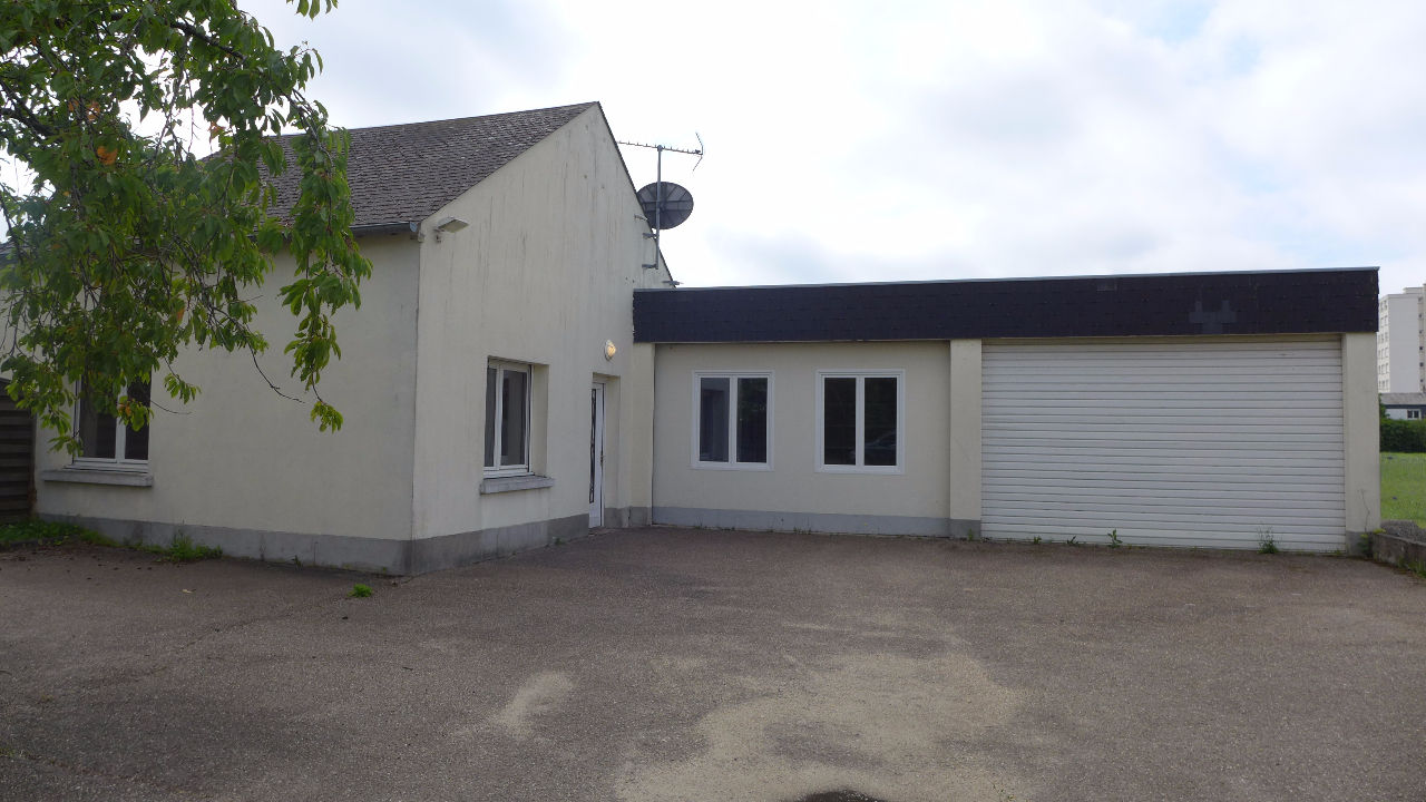Local commercial Saint Jean De Braye 4 pièce(s) 96.35 m2 SaintJeande