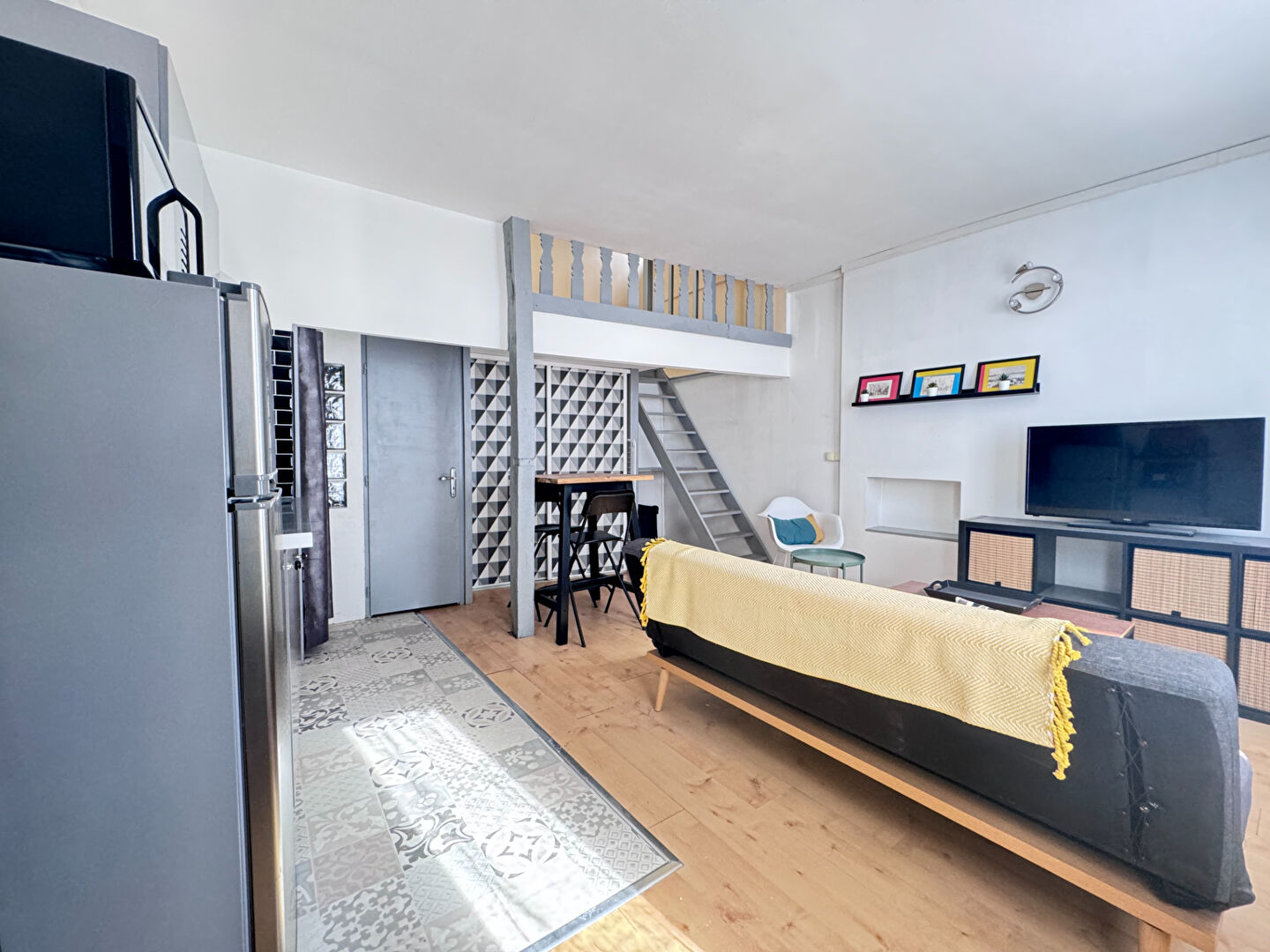 Photo À louer : Studio bis meublé avec chambre en mezzanine en hyper centre d'Orléans image 4/6