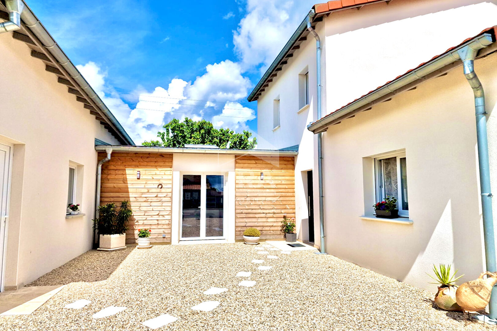 Photo Magnifique maison neuve à deux pas de La Rochelle, 7 pièces, surface de 183 m². image 2/6