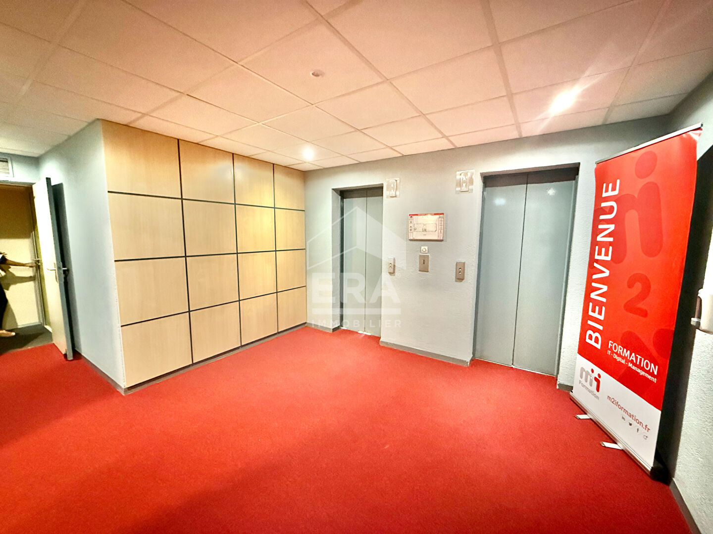 Photo Bureaux Orleans 150 m2 image 2/5