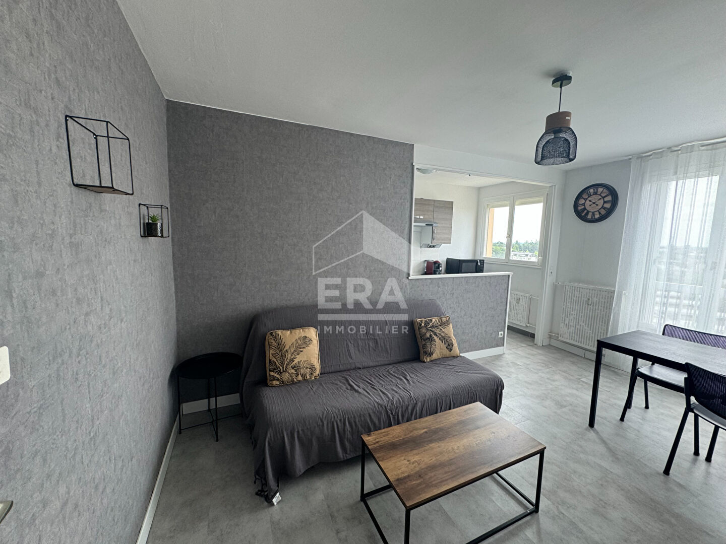Photo LOCATION STUDIO MEUBLE 27M² SAINNT JEAN DE BRAYE image 1/6