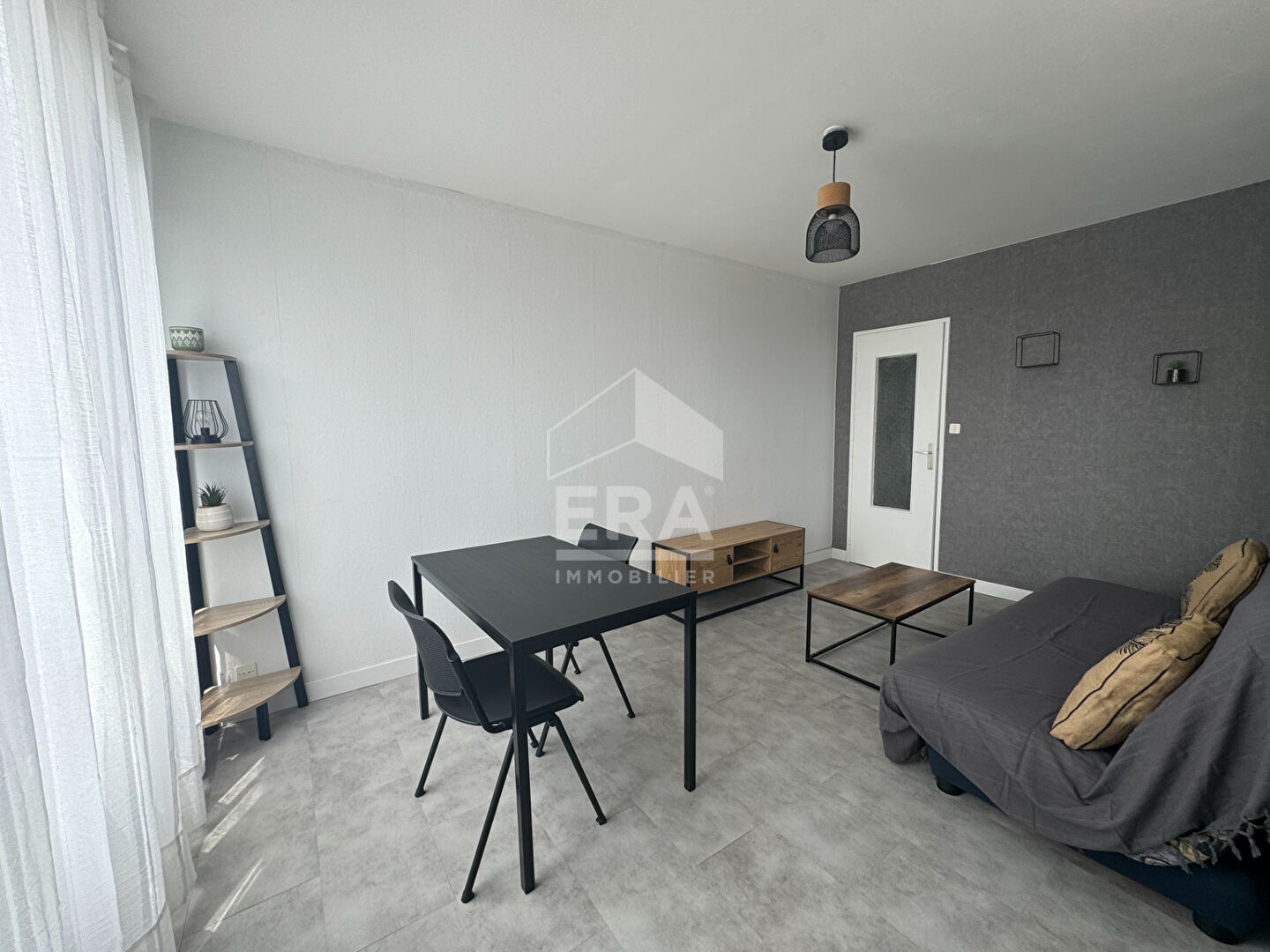 Photo LOCATION STUDIO MEUBLE 27M² SAINNT JEAN DE BRAYE image 2/6