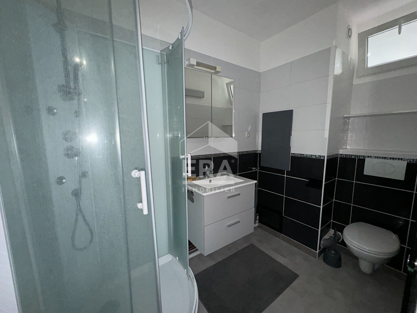 Photo LOCATION STUDIO MEUBLE 27M² SAINNT JEAN DE BRAYE image 6/6