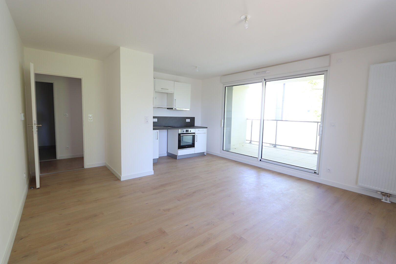 Photo T3 PROCHE COMMERCES ET TRANSPORTS image 2/6