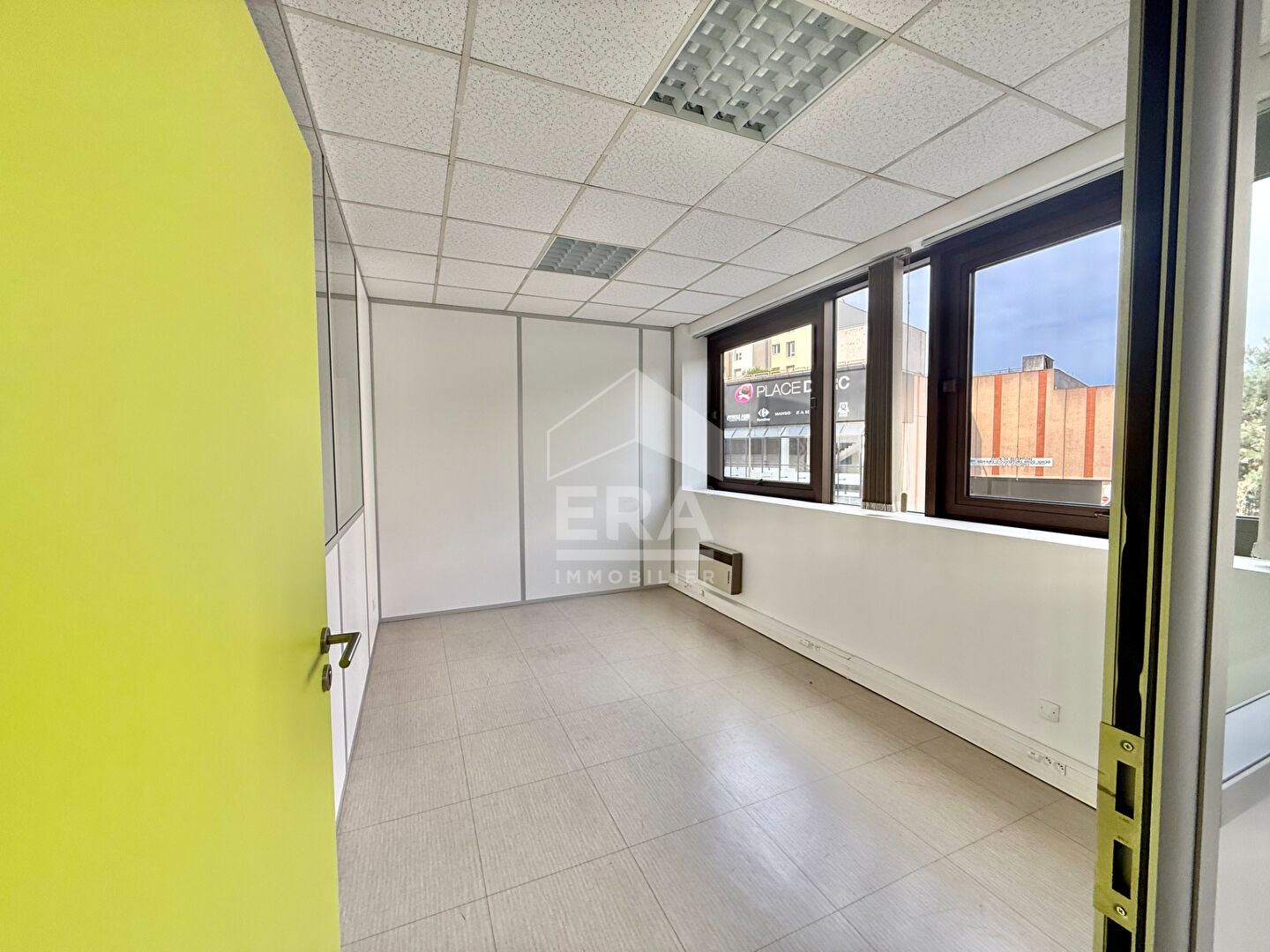 Photo Bureaux Orleans 150 m2 image 5/5