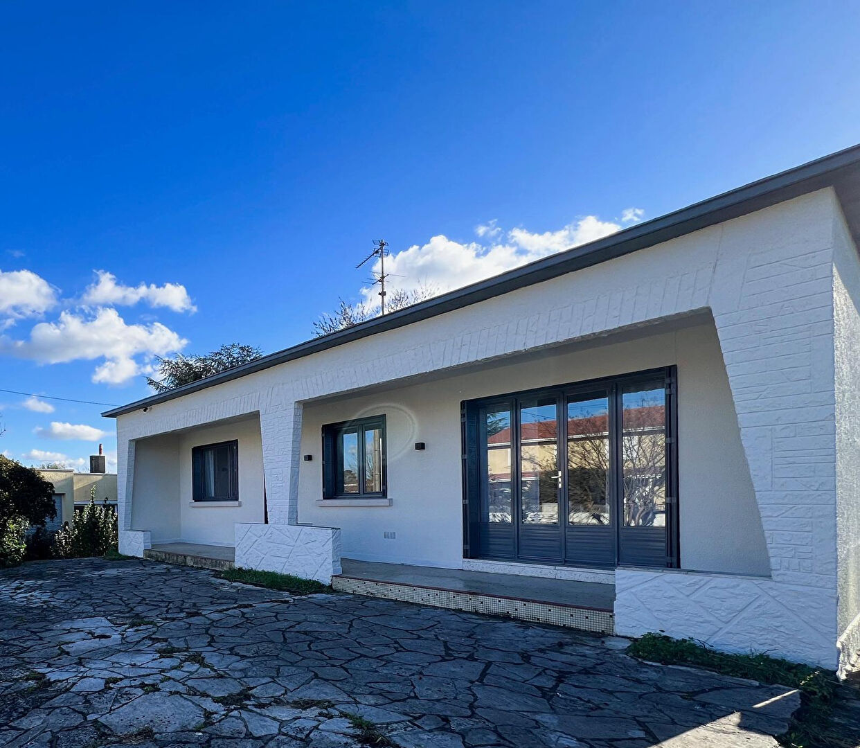 Photo MERIGNAC GRAND LOUIS  - Maison de plain-pied de 100 m² avec jardin - dans rue calme image 3/6