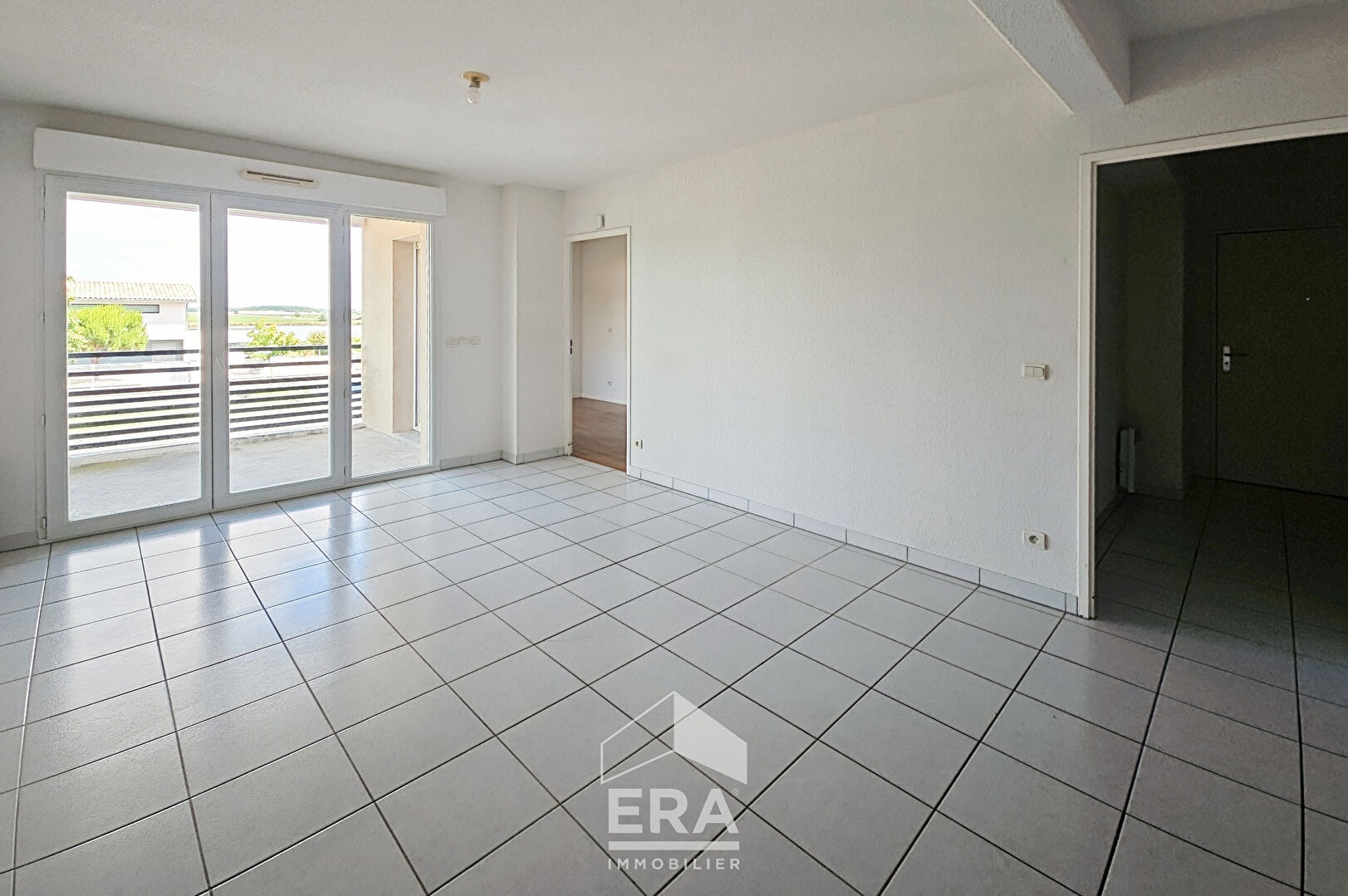 Photo PAREMPUYRE  - Appartement T2 40 m² + terrasse couverte - calme, piscine, parking image 4/6