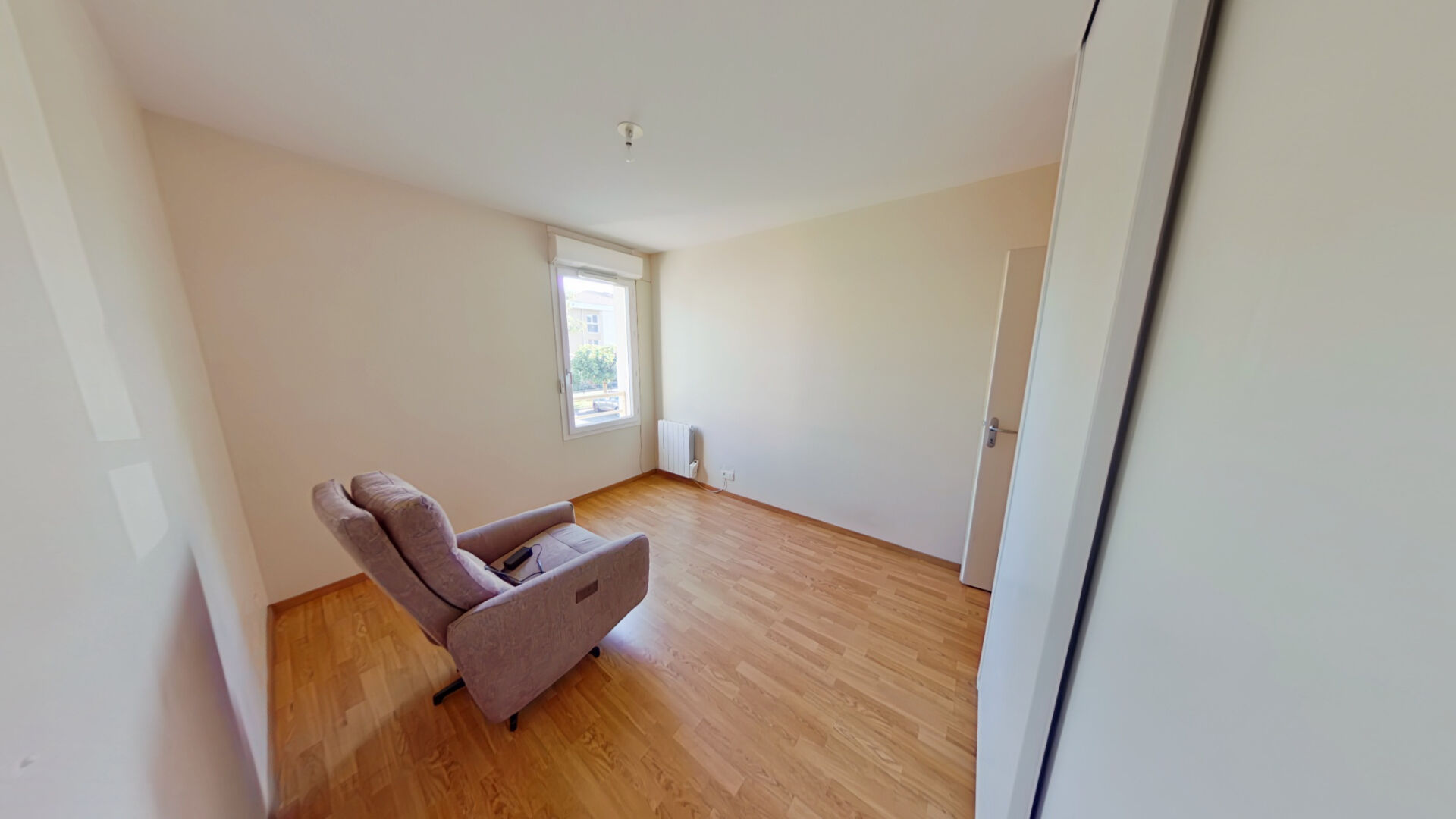 Photo Appartement Parempuyre 3 pièce(s) 63 m2, 2 ch, centre ville, terrasse, parking image 5/6